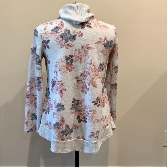 Curio Shirt/Sweater  - Picture 5 of 5